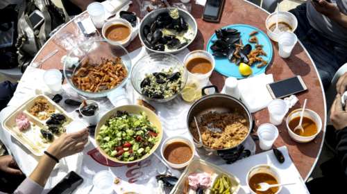 Καθαρά Δευτέρα: Το... αμαρτωλό σαρακοστιανό τραπέζι - Πόσες θερμίδες &quot;κρύβουν&quot; τα παραδοσιακά εδέσματα