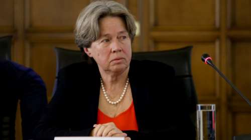 Κορονοϊός - Λινού: Να γίνουν εμβολιασμοί σε γήπεδα, διόδια και πάρκινγκ εμπορικών κέντρων