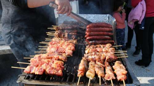 Η Ενωση Αθέων διοργανώνει τον... &quot;Φανερό Δείπνο&quot;, με κρεατοφαγία, τη Μεγάλη Παρασκευή