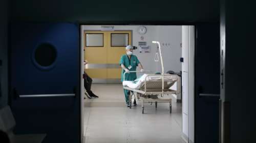 Κορονοϊός - Σοκ: 14 νεκροί τις τελευταίες ώρες, οι περισσότεροι στη Θεσσαλονίκη - 923 συνολικά τα θύματα