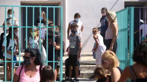 Κορονοϊός - Ρόδος: Λουκέτο σε 3 σχολεία μετά από κρούσματα σε εκπαιδευτικούς