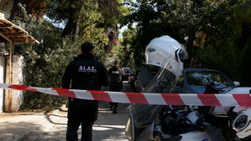 Κηφισιά: Είχε νοσηλευτεί σε ψυχιατρείο ο 40χρονος που σκότωσε τον εργάτη - Οπλοστάσιο μέσα στο σπίτι του [εικόνες]