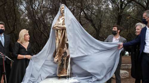 Πάρτι στο Τwitter για το άγαλμα της Μαρίας Κάλλας - "Οταν πας για Κάλλας αλλά σου βγαίνει... Oscar"