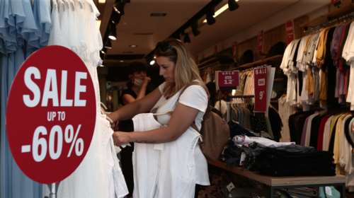 Θερινές εκπτώσεις: Ξεκινούν τη Δευτέρα 5 Ιουλίου - Ποια Κυριακή είναι ανοιχτά τα καταστήματα