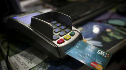 Πληρωμές με κάρτες: Εκπτώσεις φόρου, &quot;δώρα&quot; αλλά και πρόστιμα - Τι θα ισχύσει από 1η Ιανουαρίου 2022