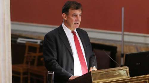 Πρύτανης ΕΚΠΑ: Εμβολιαζόμαστε και επιστρέφουμε στα αμφιθέατρα