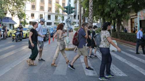 Το καλάθι Μητσοτάκη στη ΔΕΘ: Διπλή αύξηση 2,6% στους χαμηλόμισθους από το 2022 - Αυξήσεις και στο Δημόσιο το 2023