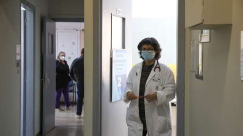 Λουκίδης: Εχουν αλλάξει οι ηλικίες νοσηλείας από κορονοϊό - Ποιοι πρέπει να κάνουν 4η δόση