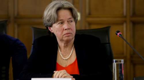 Λινού: Να επανεξεταστούν τα μέτρα για τους εμβολιασμένους - Πρέπει να επανέλθουν οι μάσκες