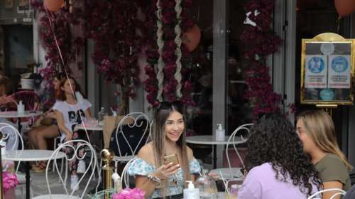 Ανατροπή με τους κλειστούς χώρους στην εστίαση: Με rapid test και οι ανεμβολίαστοι έφηβοι 12 ως 17 ετών [ΦΕΚ]