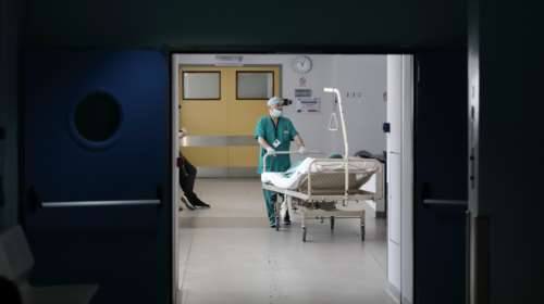 Καπραβέλος: Γονατίζουν τα νοσοκομεία στη Θεσσαλονίκη - Θα περιορίσουμε χειρουργεία