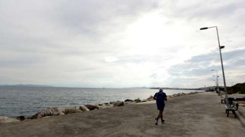 Καιρός: Συννεφιά και σκόνη, με άνοδο της θερμοκρασίας σήμερα