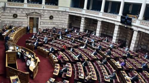 Ξεκινάει η τριήμερη μάχη στη Βουλή για το εργασιακό νομοσχέδιο - Την Τετάρτη η ψηφοφορία