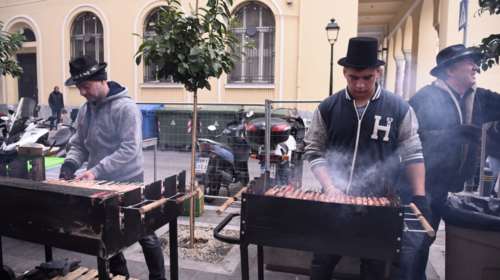 Με τι καιρό θα... τσικνίσουμε - Σε ποιες περιοχές θα έχει ηλιοφάνεια και πού θα βρέχει