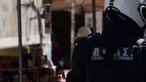 Σοκ στο Χαλάνδρι: Άνδρες της ΔΙΑΣ βρήκαν εγκαταλελειμμένο βρέφος μέσα σε σακ βουαγιάζ