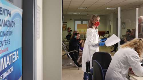 Τέταρτη δόση εμβολίου κορονοϊού: Μετά τους 60ρηδες η σειρά του γενικού πληθυσμού - Το χρονοδιάγραμμα