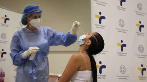 Προειδοποίηση Τζανάκη: Το κακό σενάριο είναι 6.000 κρούσματα την ημέρα τον Αύγουστο - Το βασικό είναι 4.500