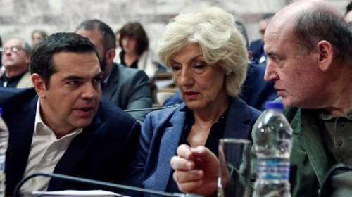 Σφαγή στον ΣΥΡΙΖΑ για τις VIP κλίνες ΜΕΘ: &quot;Αυγή&quot; εναντίον Φίλη και αποστάσεις Ξανθού από τη σκληρή γραμμή