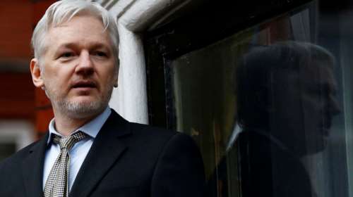 Τζούλιαν Ασάνζ: Δικαστήριο αποφάσισε κατά της έκδοσης του στις ΗΠΑ