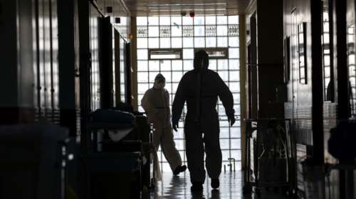 Καμπανάκι από Θεοδωρακοπούλου: Μην νομίζουν οι νέοι ότι θα γλιτώσουν από τη ΜΕΘ