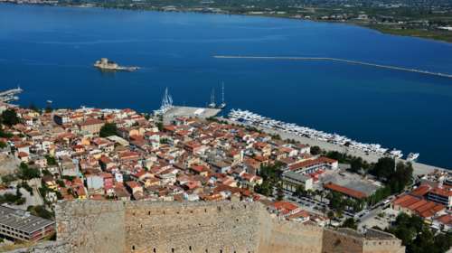 Στο &quot;κόκκινο&quot; από σήμερα Αργολίδα και Ευρυτανία - Οι περιοχές που παρατείνονται τα μέτρα