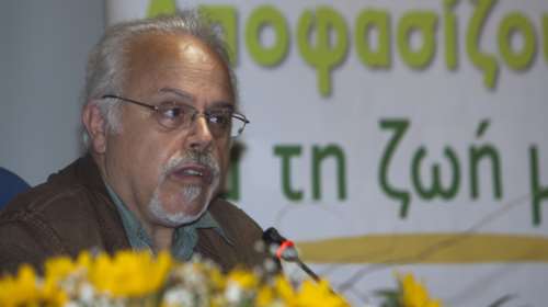 Βγήκε με χειροκροτήματα από τη ΜΕΘ ο Μιχάλης Τρεμόπουλος: 22 μέρες διασωληνωμένος λόγω κορονοϊού [βίντεο]