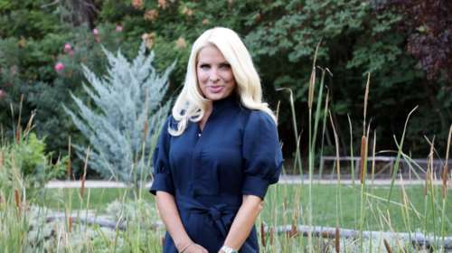 Η Ελένη Μενεγάκη "λούζεται" με ήλιο - Η εντυπωσιακή πρωινή φωτό της