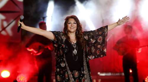 Throwback photo: Η Καίτη Γαρμπή ξανθιά και αγνώριστη - Σε ηλικία 19 ετών, με τον Γιάννη Φλωρινιώτη