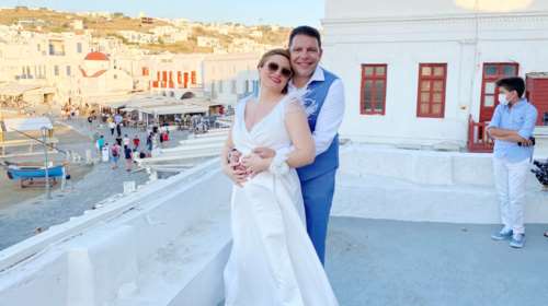 Γρηγόρης Μπιθικώτσης - Ελένη Τσιριγκάκη: Ο ρομαντικός γάμος τους στη Μύκονο [εικόνες]