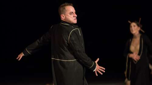 Ο Λιγνάδης είχε συνεργάτη που &quot;ψάρευε&quot; τα θύματα - Καταγγελία Χρήστου Πέρρου: Πώς με παρενόχλησε σε ηλικία 14 ετών