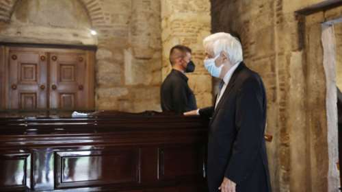 Μίκης Θεοδωράκης: Παυλόπουλος και Σαμαράς στη Μητρόπολη για να τον αποχαιρετήσουν [εικόνες]