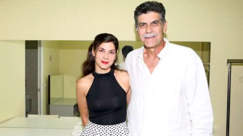 Throwback: Οταν η κόρη του Γιάννη Μπέζου, Ηρώ, έπαιξε στο "Εκείνες &amp; Εγώ" - Μικρό κοριτσάκι [βίντεο]