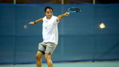 Άδωνις Γεωργιάδης: Δείχνει τις ικανότητές του στο τένις και... κατατροπώνει τον αντίπαλο [Eικόνες]