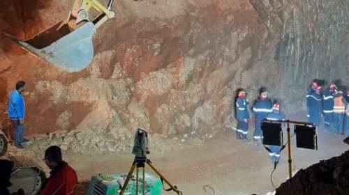 Μαρόκο: Με κάμερα βλέπουν ξαπλωμένο τον 5χρονο -  &quot;20 εκατοστά μας χωρίζουν από τον Ράιαν&quot; [Δείτε Live]