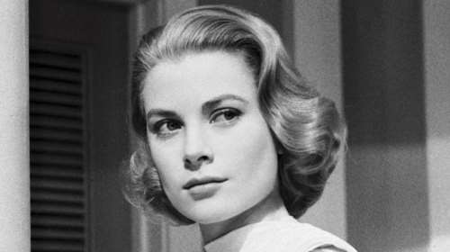 Summer memories: Γκρέις Κέλι και Καρολίνα στην παραλία με ολόσωμα μαγιό, στα μέσα &#39;70s - Σπάνια φωτό