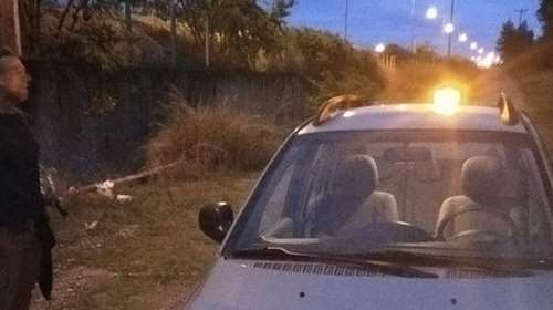 Αίσιο τέλος στα Καμένα Βούρλα: Βρέθηκε το ζευγάρι των Άγγλων τουριστών - Είχαν εγκλωβιστεί σε βράχους