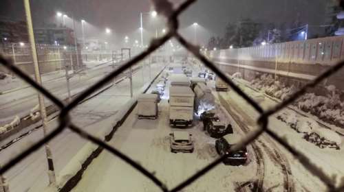 Αντιπεριφερειάρχης Αττικής: Δεν υπάρχει κανένα σχέδιο για τον απεγκλωβισμό των οδηγών