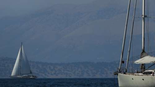 Μικρή άνοδος θερμοκρασίας σήμερα - Ανεμοι έως 5 μποφόρ, πού υπάρχει πιθανότητα βροχών