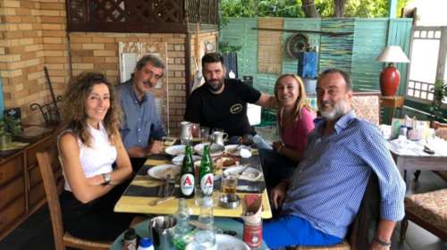 Σε ταβέρνα γλεντούσε ο Πολάκης την ώρα της συνέντευξης Τύπου Τσίπρα: &quot;Να σου δώσω μια να σπάσεις αχ βρε κόσμε γυάλινε&quot;