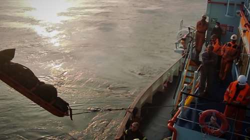 Euroferry Olympia: Ελληνας ο νεκρός στο πλοίο - Σοκαριστικές εικόνες από την ανάσυρση της σορού