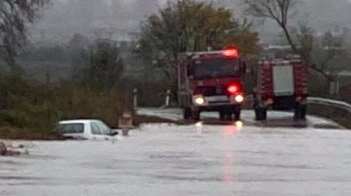 Κακοκαιρία στη Βόρεια Ελλάδα: Πνίγηκε η Πιερία - Πλημμυρισμένα σπίτια και απεγκλωβισμοί ατόμων [εικόνες - βίντεο]