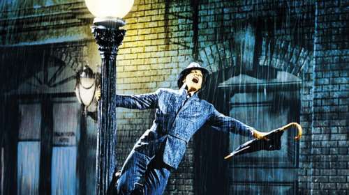 Η Αθήνα γεμίζει σινεμά: Δωρεάν υπαίθριες χριστουγεννιάτικες προβολές αγαπημένων ταινιών στις γειτονιές της πόλης