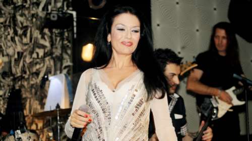 Η Φιλίνη καταγγέλλει: Με κυνηγούσε ολόγυμνος - Αρπαξα ένα μπουκάλι να του το φέρω στο κεφάλι