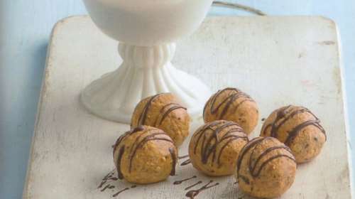 Συνταγή Αργυρώς Μπαρμπαρίγου: Τα τρουφάκια της... τεμπέλας - Πανεύκολα χωρίς ζάχαρη