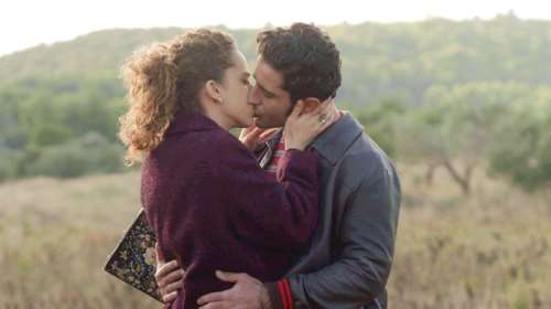 Άγριες Μέλισσες spoiler: Έγκυος η Ασημίνα - Ο Νικηφόρος τους πιάνει στα &quot;πράσα&quot;