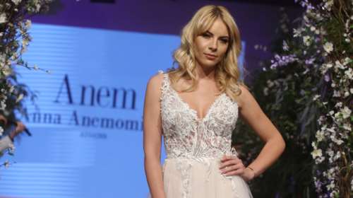 Χωρίς φίλτρα: Η Μαρία Λουίζα Βούρου ποζάρει με μαγιό και εντυπωσιάζει