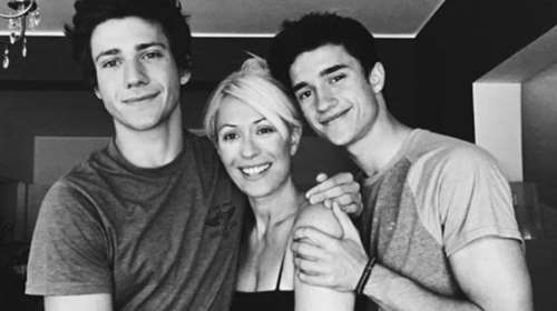 Αγνώριστος ο Νικήτας Αργυρόπουλος: Η Μαρία Μπακοδήμου μας δείχνει το νέο look του γιου της