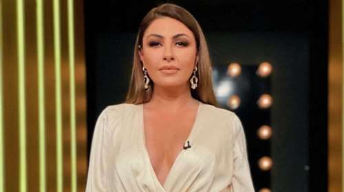 Αφοπλιστική η Έλενα Παπαρίζου: Δεν σας ανάγκασα να με κοιτάζετε ούτε να με ακούτε