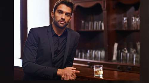 Είναι okay που βγαίνω μόνος μου για ποτό;