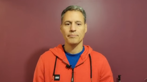 &quot;Ξέφυγε&quot; ο Γρηγόρης Πετράκος που θα τραγουδήσει μόνο για εμβολιασμένους: &quot;Κάνω εμετό στη μούρη σας&quot;